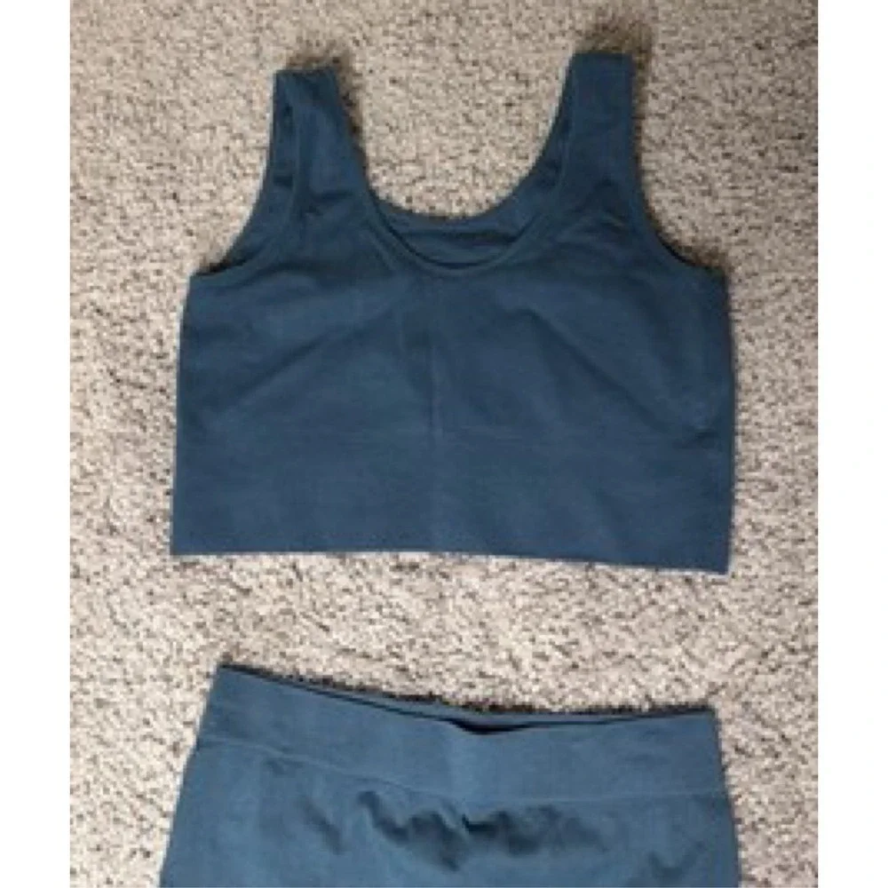 Women  SHEIN Seamless Ribbed Activewear Set Sports Bra Biker Shorts Blue Large